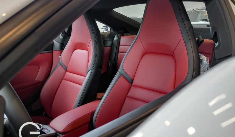 Porsche 911 Carrera 2025 lleno