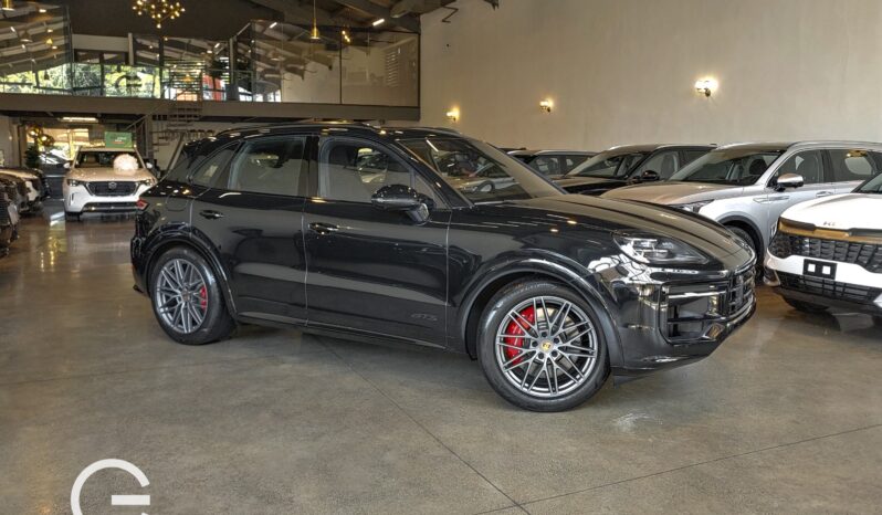 Porsche Cayenne GTS 2025 lleno
