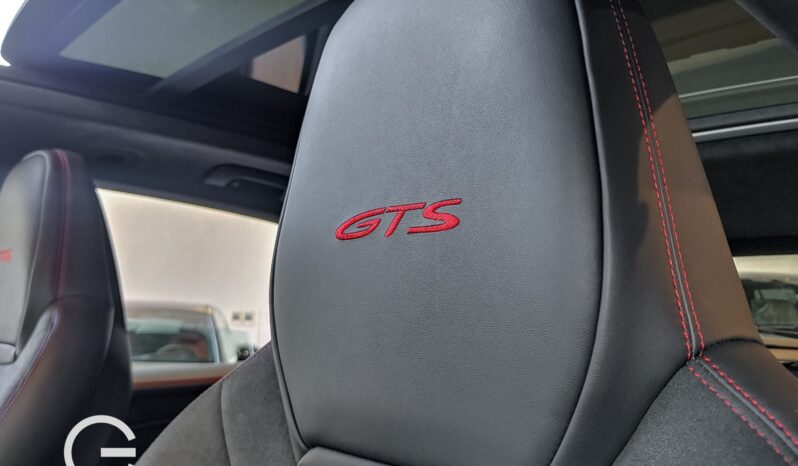 Porsche Cayenne GTS 2025 lleno
