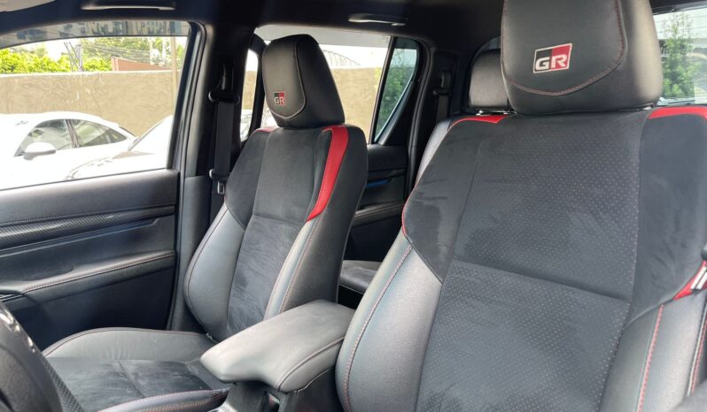 TOYOTA HILUX GR 2025 lleno
