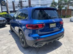 MERCEDES-BENZ CLASE GLB 200 AMG LINE 2024 lleno