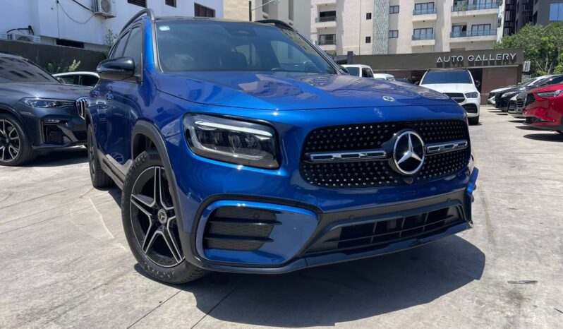 MERCEDES-BENZ CLASE GLB 200 AMG LINE 2024 lleno