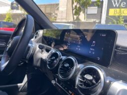MERCEDES-BENZ CLASE GLB 200 AMG LINE 2024 lleno