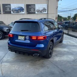 MERCEDES-BENZ CLASE GLB 200 AMG LINE 2024