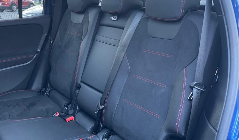 MERCEDES-BENZ CLASE GLB 200 AMG LINE 2024 lleno