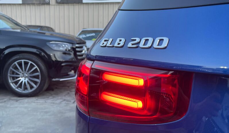 MERCEDES-BENZ CLASE GLB 200 AMG LINE 2024 lleno
