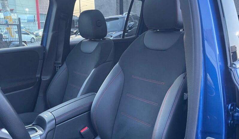 MERCEDES-BENZ CLASE GLB 200 AMG LINE 2024 lleno