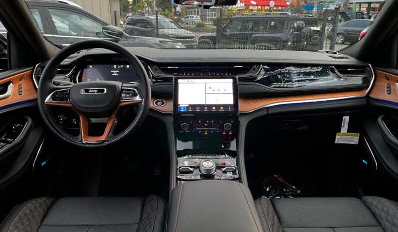 Jeep Grand Cherokee L Summit 2024 lleno