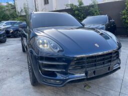PORSCHE MACAN TURBO 2015
