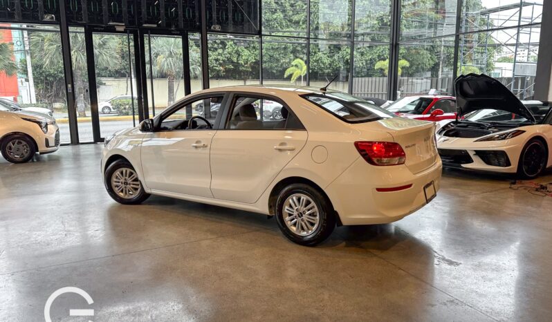 KIA SOLUTO 2026 lleno