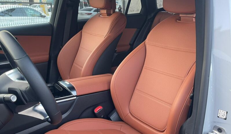 Mercedes-Benz Clase GLC 200 AVANTGARDE 2025 lleno