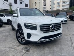 MERCEDES-BENZ CLASE GLB 200 PROGRESSIVE 2025