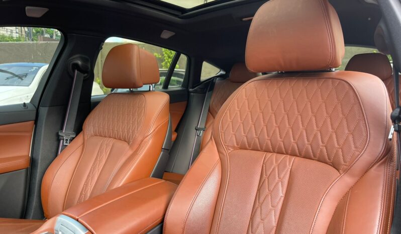 BMW X6 M50I 2022 lleno