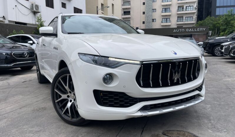 MASERATI LEVANTE 2017 lleno