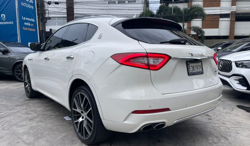 MASERATI LEVANTE 2017 lleno