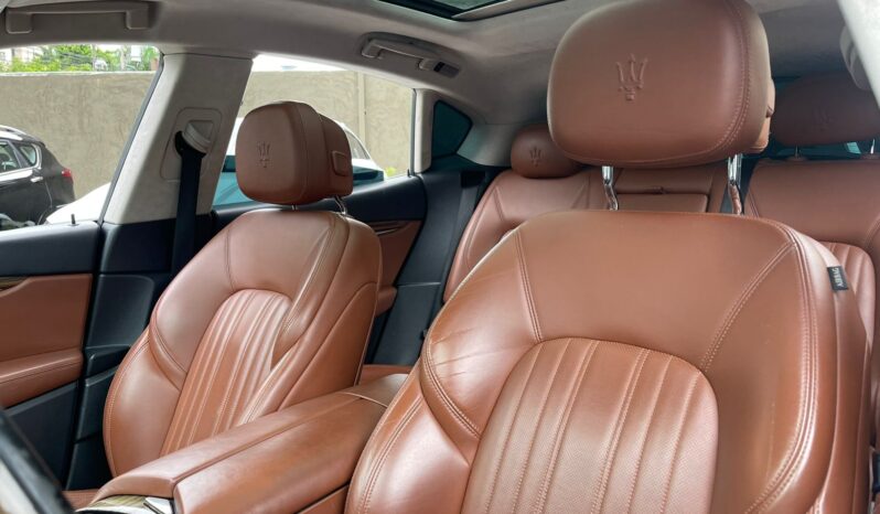 MASERATI LEVANTE 2017 lleno