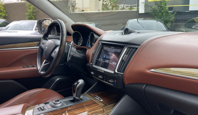 MASERATI LEVANTE 2017 lleno