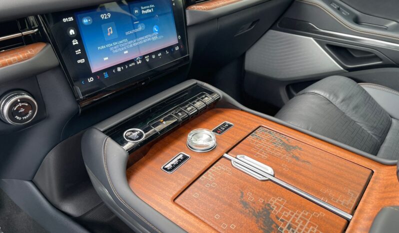 LINCOLN NAVIGATOR BLACK LABEL 2025 lleno