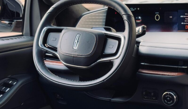 LINCOLN NAVIGATOR BLACK LABEL 2025 lleno