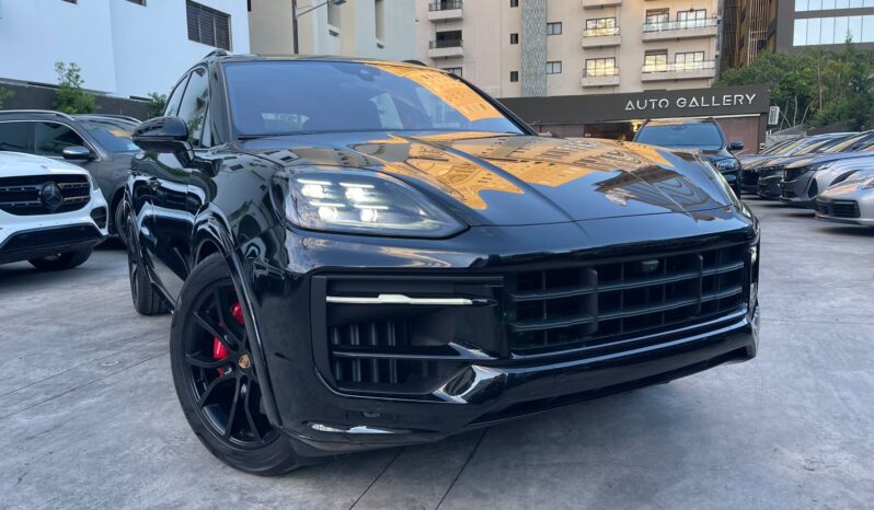 PORSCHE CAYENNE GTS 2025 lleno
