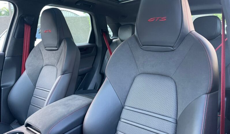 PORSCHE CAYENNE GTS 2025 lleno