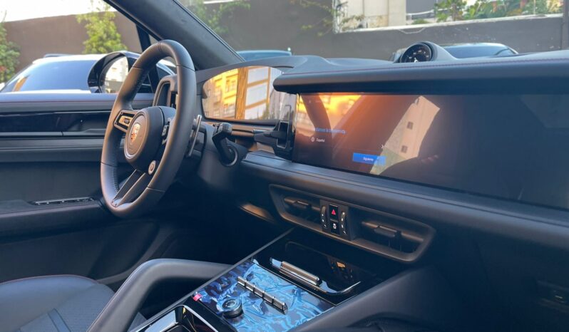 PORSCHE CAYENNE GTS 2025 lleno