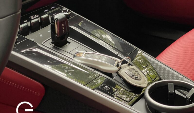 PORSCHE 911 CARRERA 2025 lleno