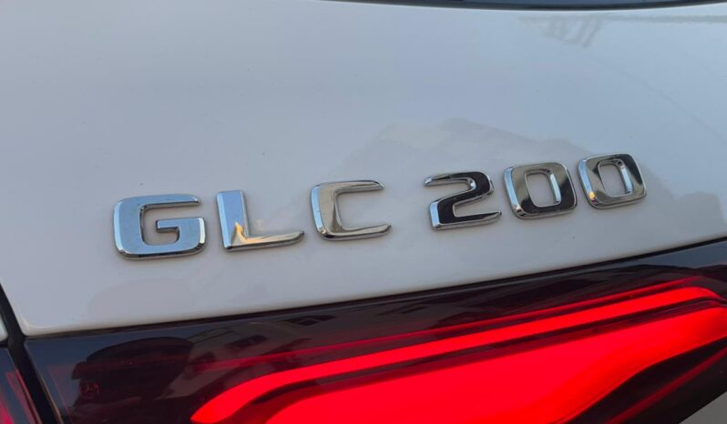 Mercedes-Benz Clase GLC 200 2025. lleno