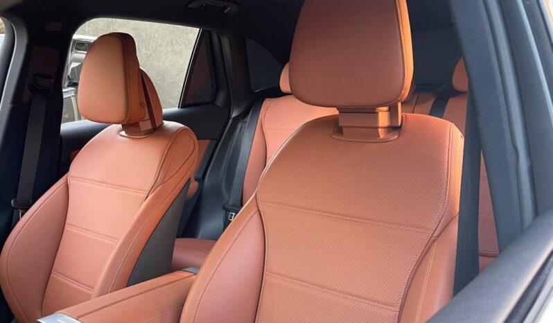 Mercedes-Benz Clase GLC 200 2025. lleno