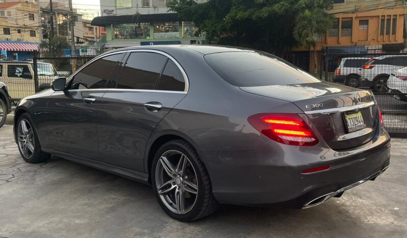 MERCEDES BENZ E300 2017 lleno