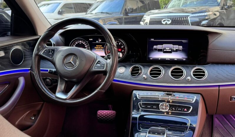 MERCEDES-BENZ CLASE E300 2017 lleno