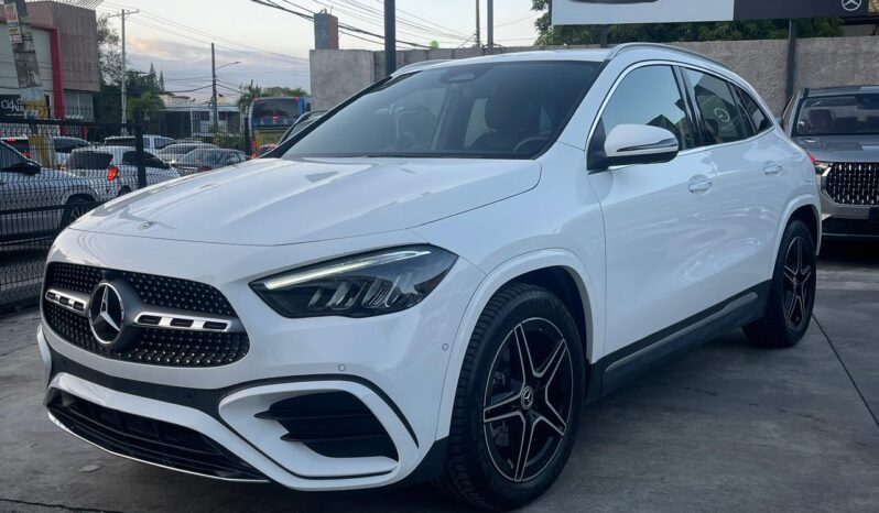 MERCEDES-BENZ CLASE GLA 200 2025 lleno