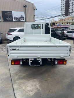 Isuzu Traviz 10 pies 2026 lleno