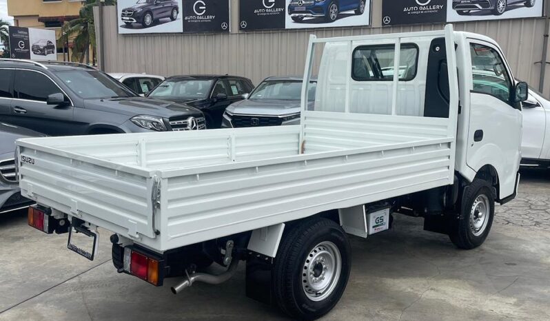 Isuzu Traviz 10 pies 2026 lleno