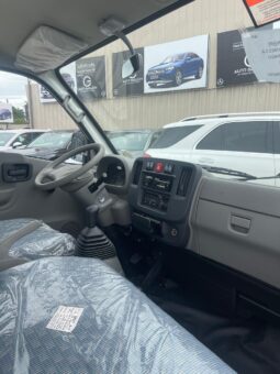 Isuzu Traviz 10 pies 2026 lleno