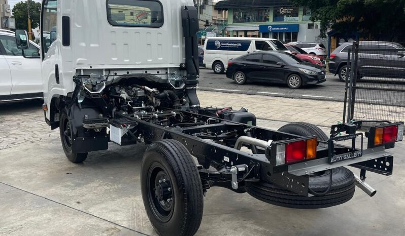 Isuzu QLR 10 pies 2026 lleno