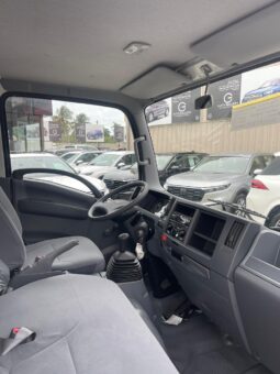 Isuzu QLR 10 pies 2026 lleno