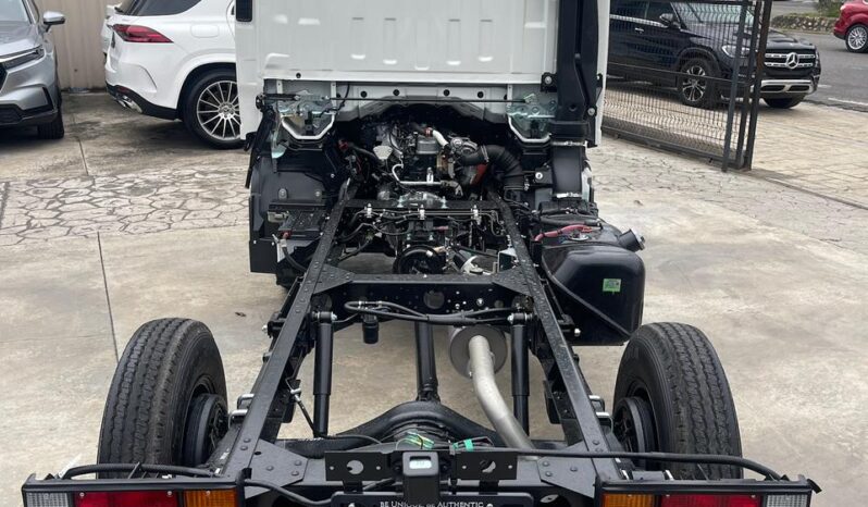 Isuzu QLR 10 pies 2026 lleno