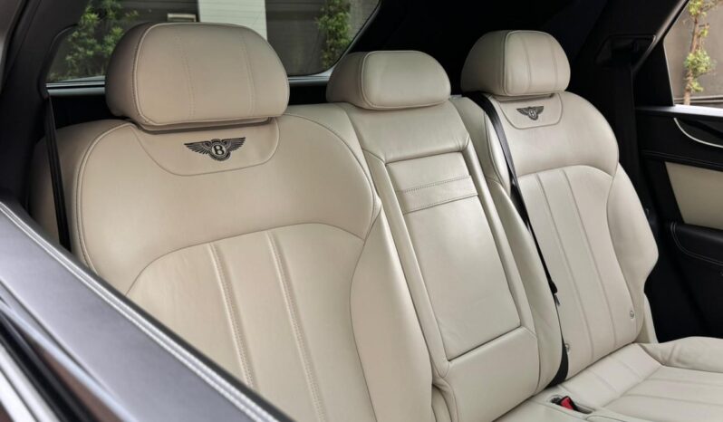 BENTLEY BENTAYGA 2019 lleno