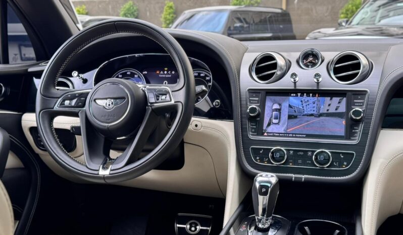 BENTLEY BENTAYGA 2019 lleno