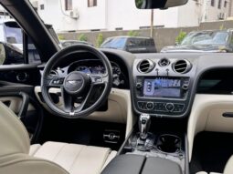 BENTLEY BENTAYGA 2019 lleno