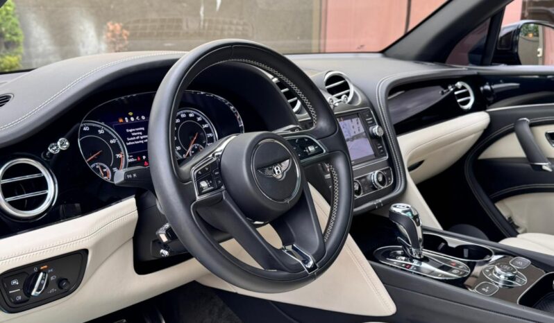 BENTLEY BENTAYGA 2019 lleno