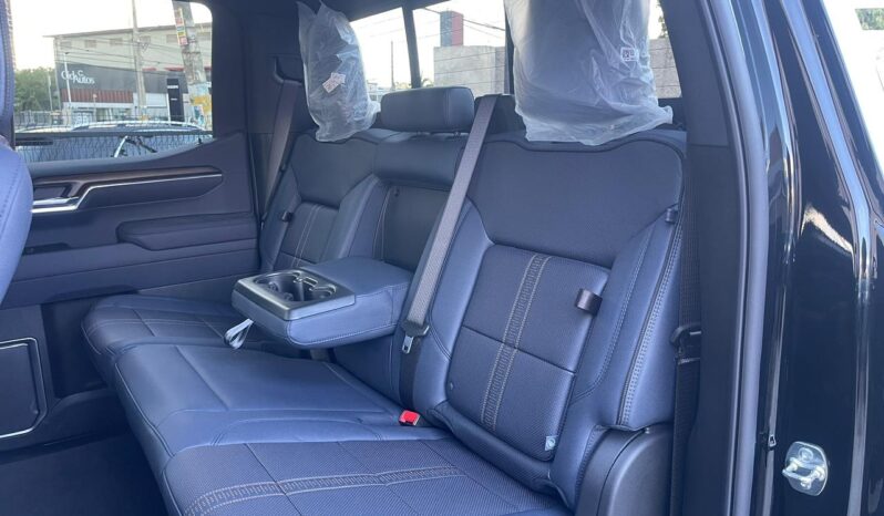 CHEVROLET SILVERADO HIGH COUNTRY DURAMAX 2026 lleno