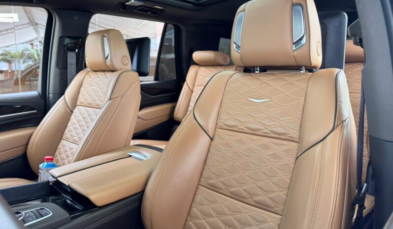 CADILLAC ESCALADE PREMIUM LUXURY 2023 lleno