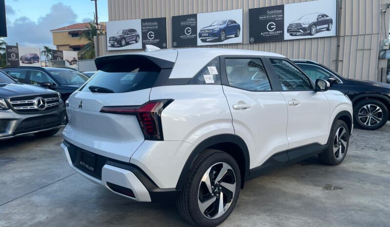 Mitsubishi Outlander P-Line 2027 lleno