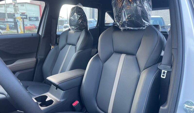 Mitsubishi Outlander P-Line 2027 lleno