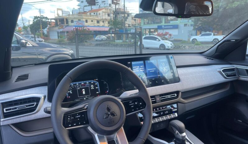 Mitsubishi Outlander P-Line 2027 lleno