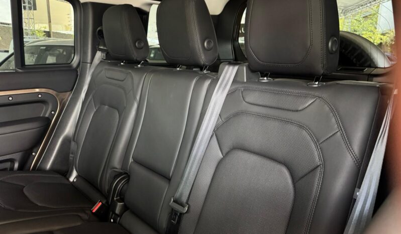 LAND ROVER DEFENDER 110 SE 2024 lleno
