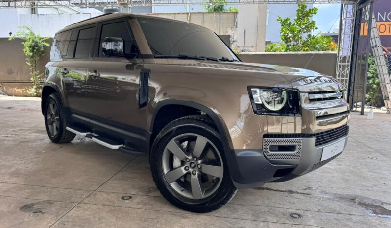 LAND ROVER DEFENDER 110 SE 2024 lleno
