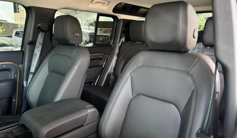 LAND ROVER DEFENDER 110 SE 2024 lleno